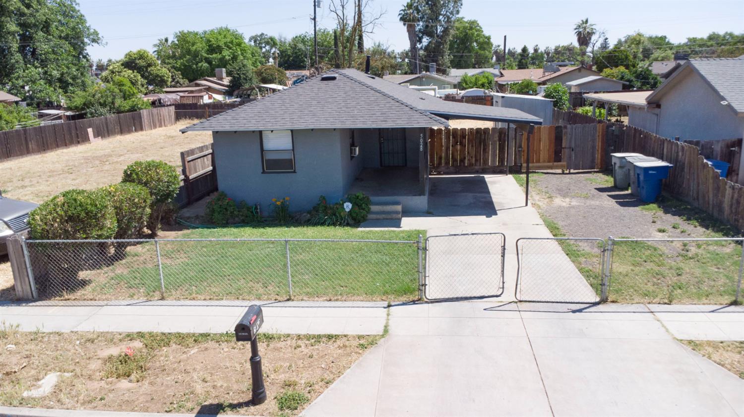 5028 E Balch Ave, Fresno, CA 93727