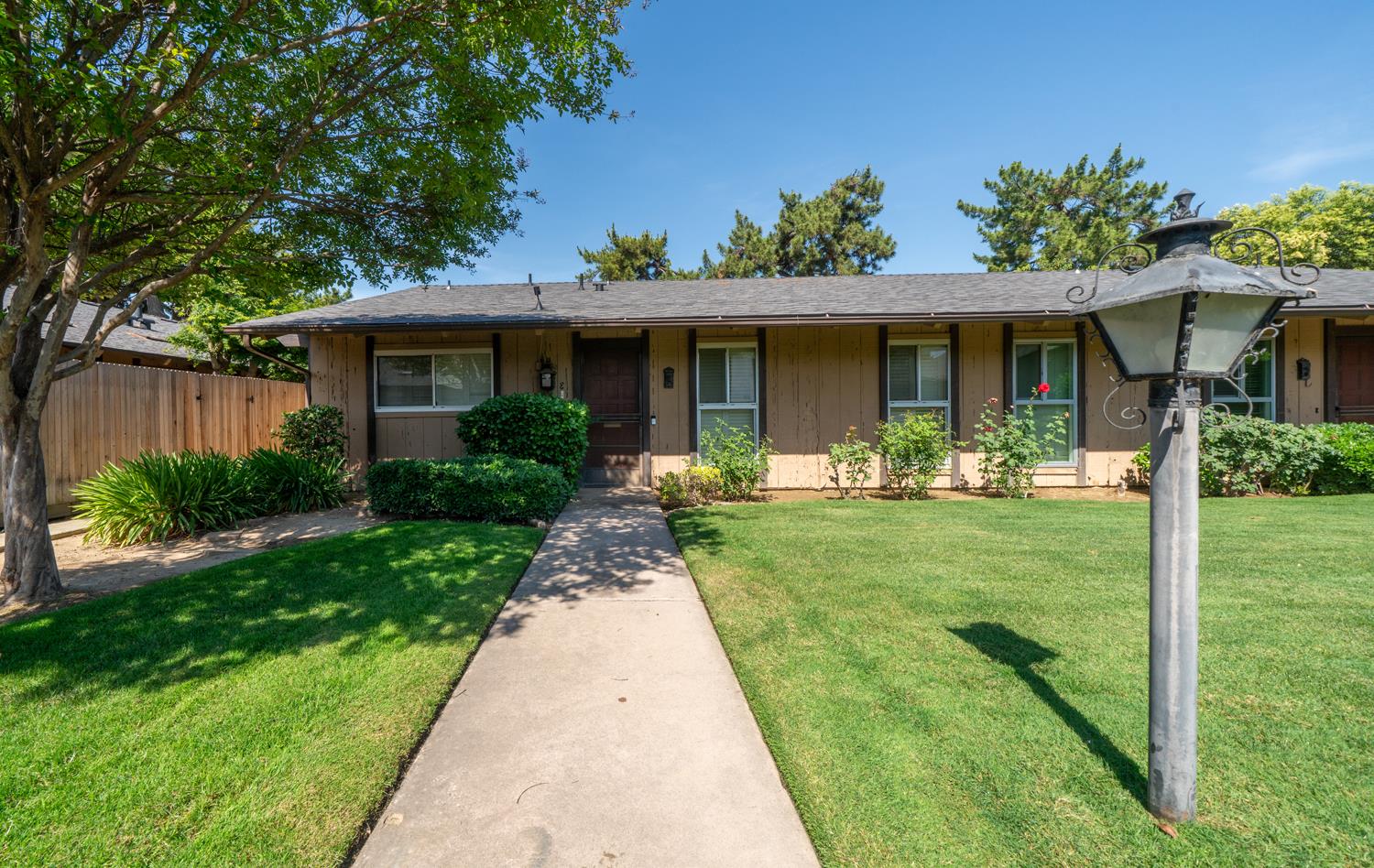 4849 N 7th St #E, Fresno, CA 93726
