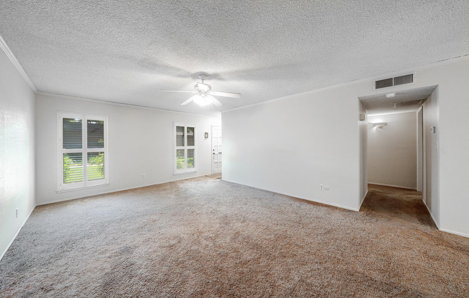 4849 N 7th St #E, Fresno, CA 93726
