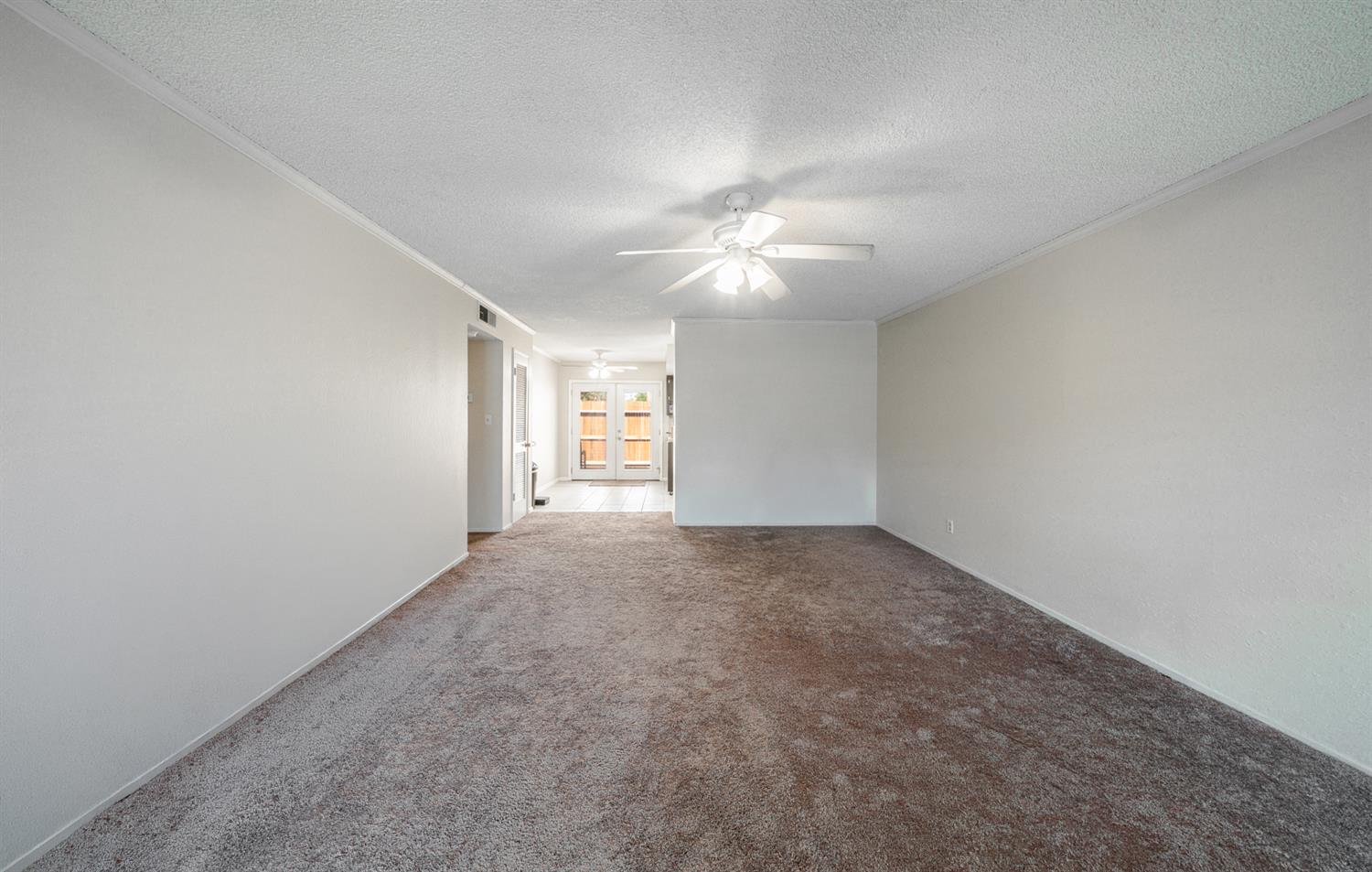 4849 N 7th St #E, Fresno, CA 93726