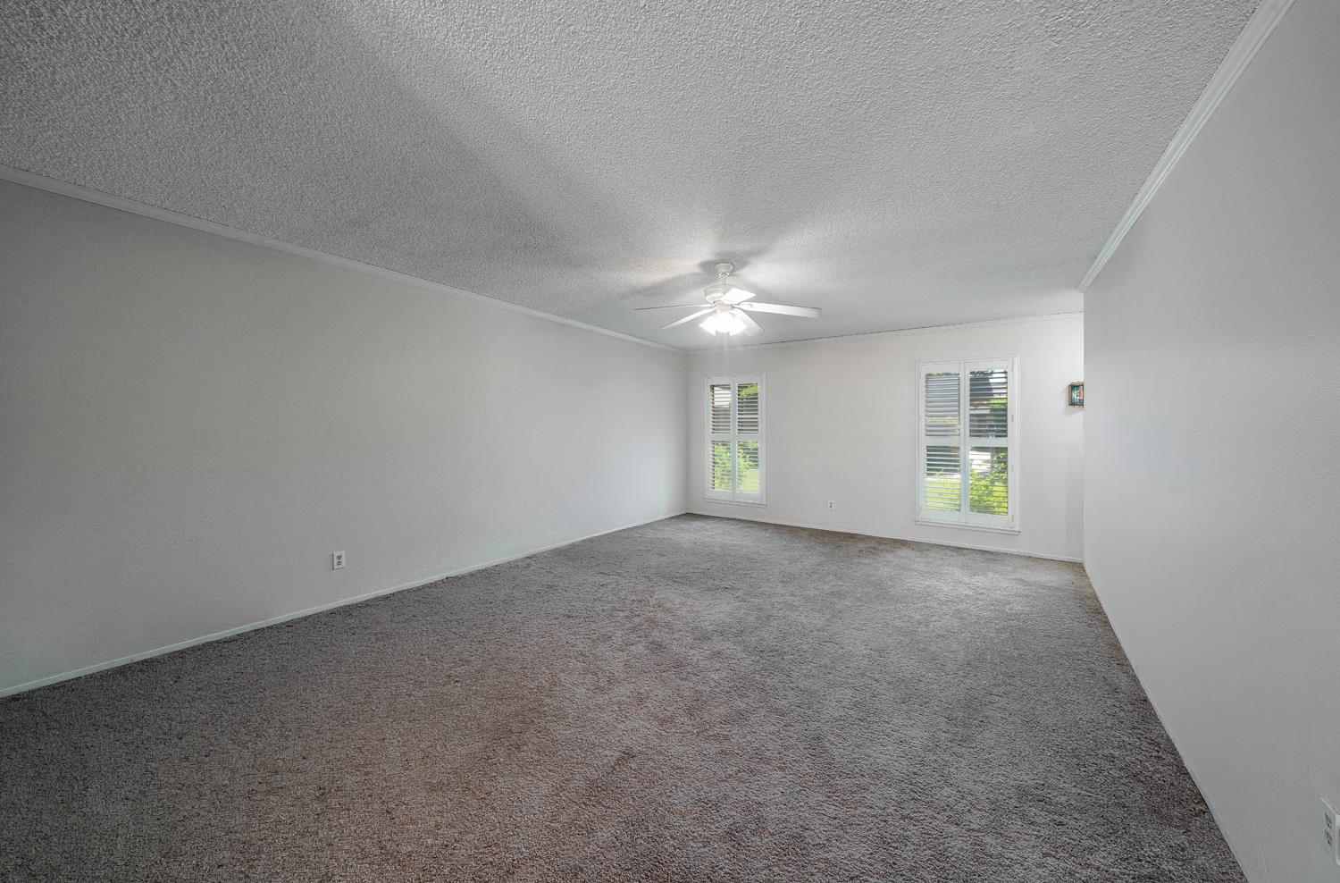 4849 N 7th St #E, Fresno, CA 93726