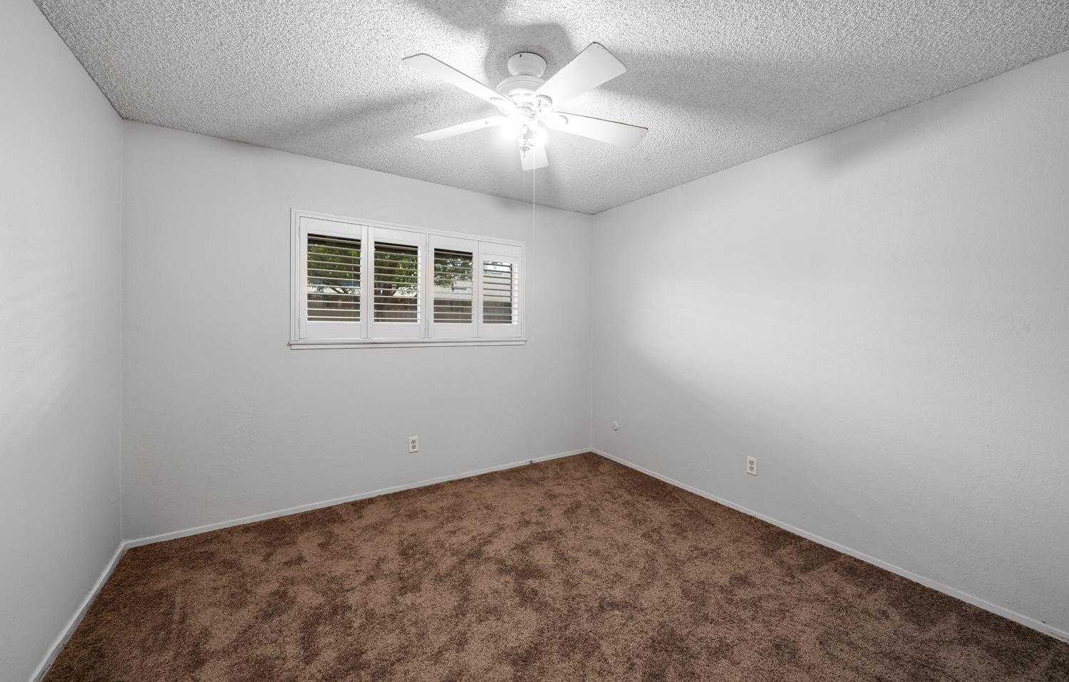 4849 N 7th St #E, Fresno, CA 93726