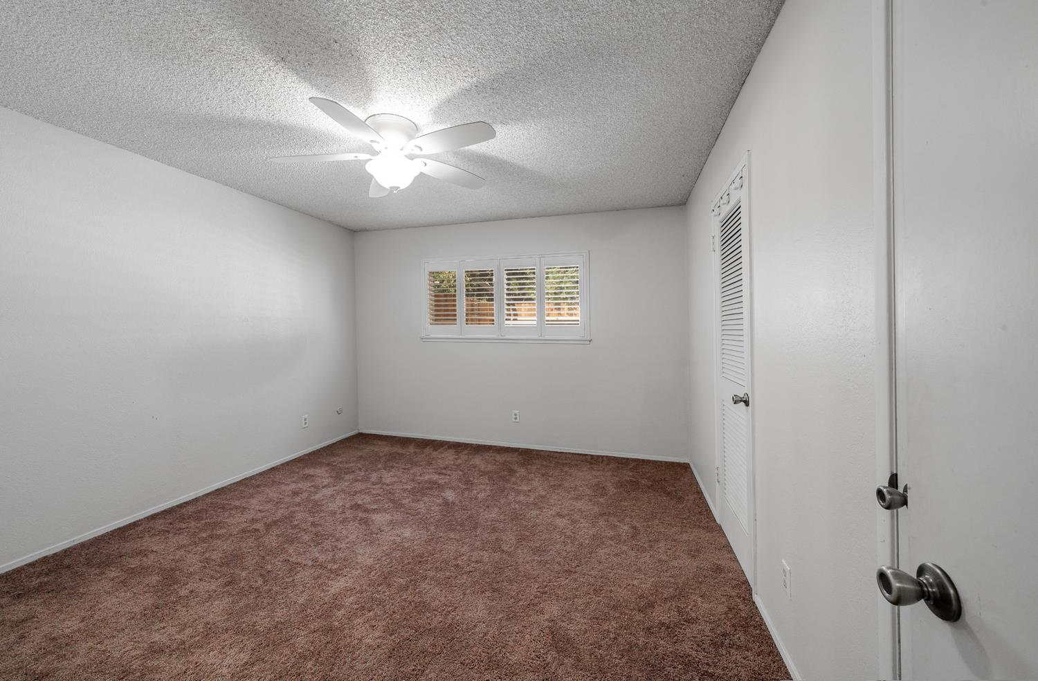 4849 N 7th St #E, Fresno, CA 93726