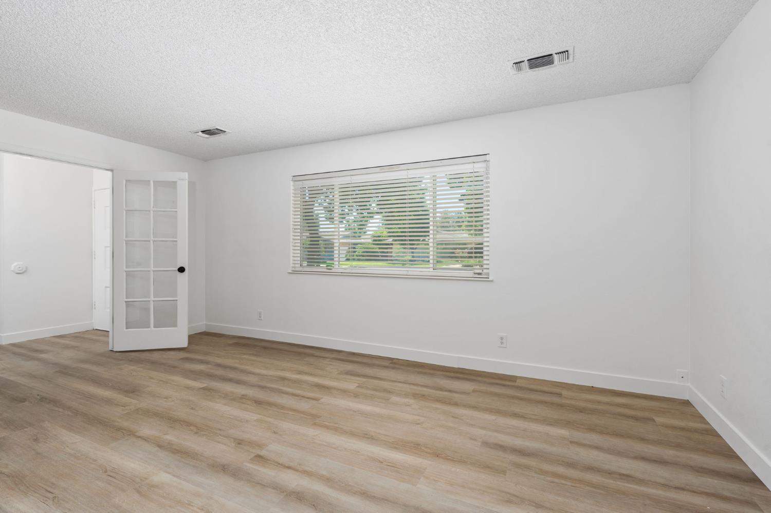1284 N Riverview Ave, Reedley, CA 93654