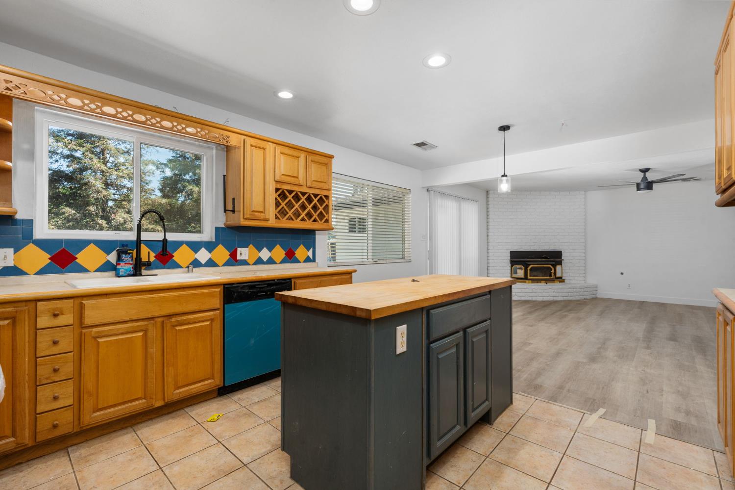 1284 N Riverview Ave, Reedley, CA 93654