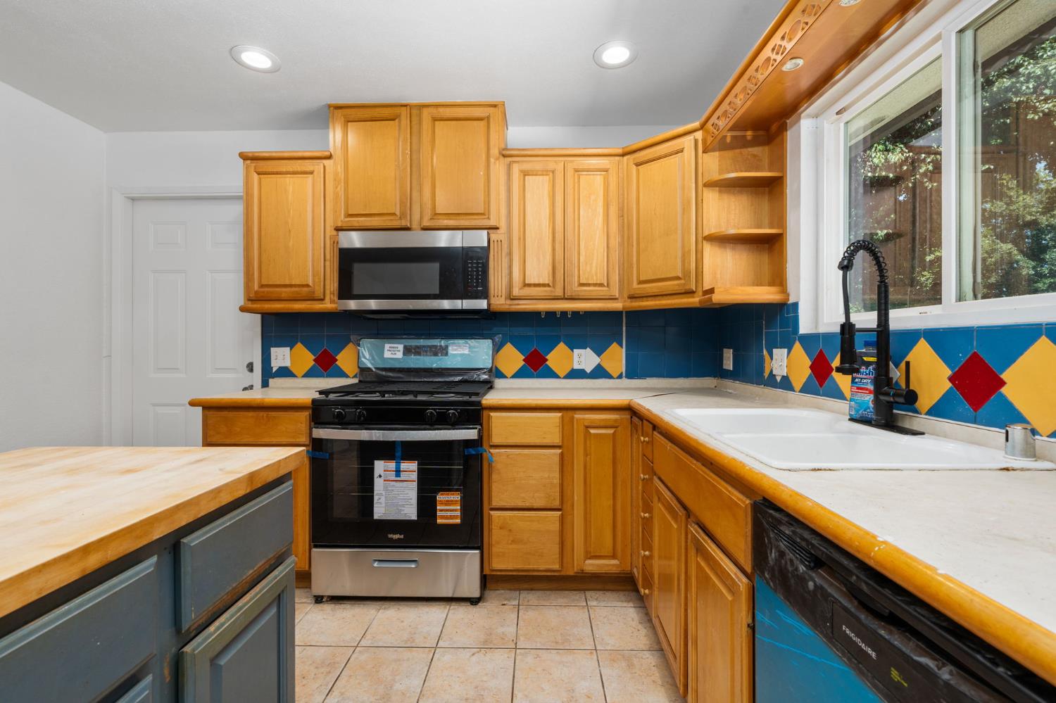 1284 N Riverview Ave, Reedley, CA 93654