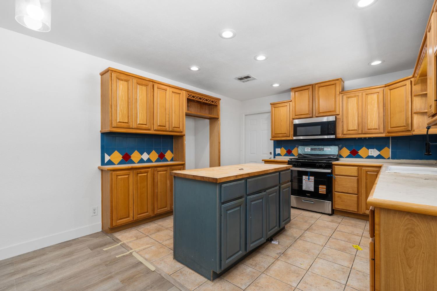 1284 N Riverview Ave, Reedley, CA 93654
