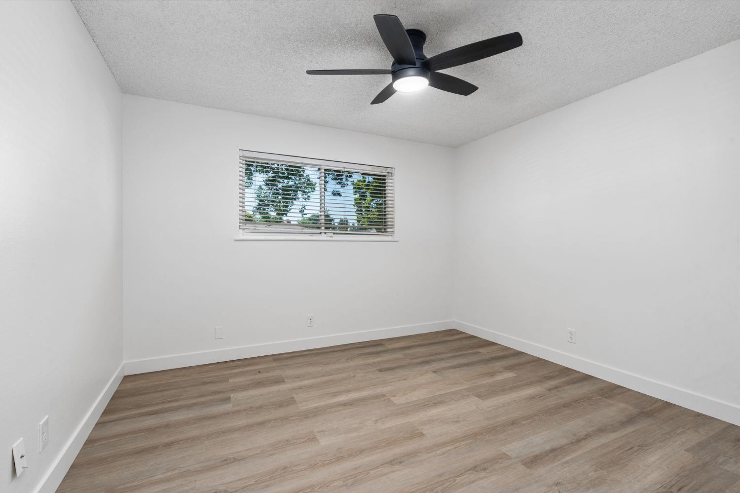 1284 N Riverview Ave, Reedley, CA 93654