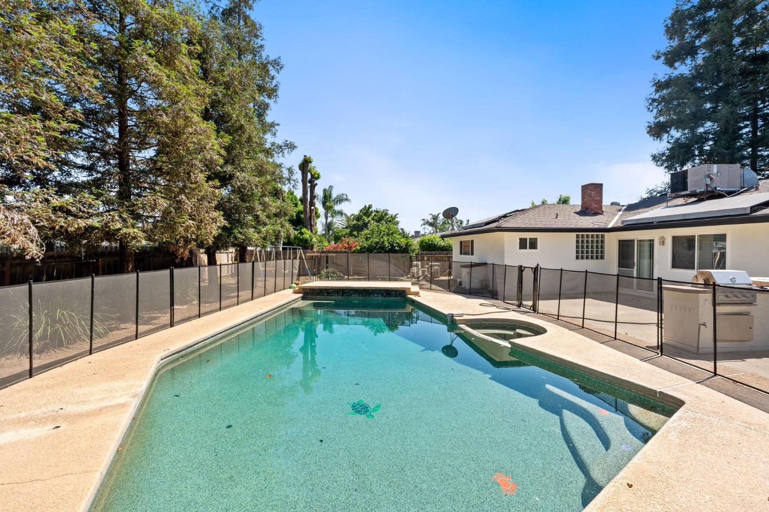 1284 N Riverview Ave, Reedley, CA 93654