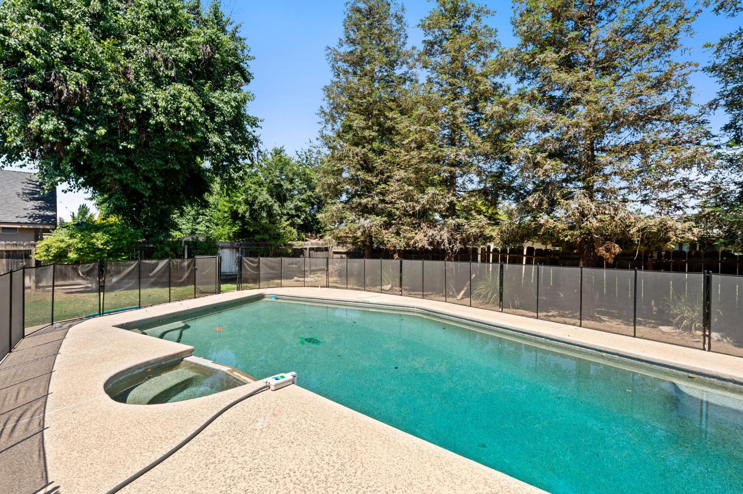 1284 N Riverview Ave, Reedley, CA 93654