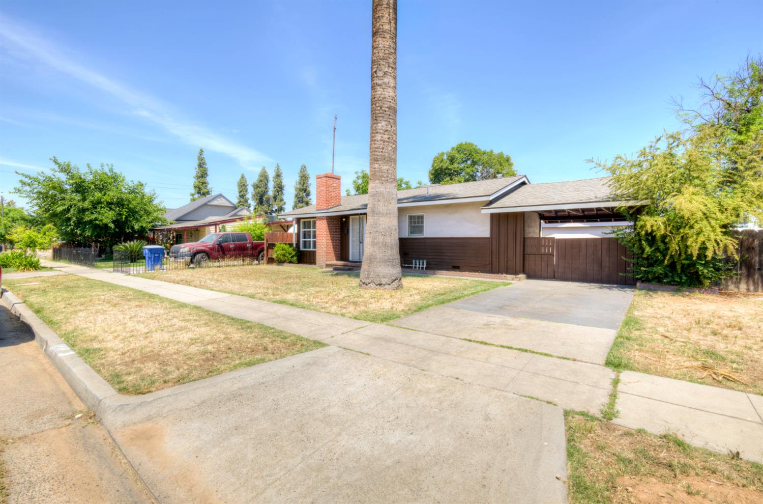 1204 W Yale Ave, Fresno, CA 93705