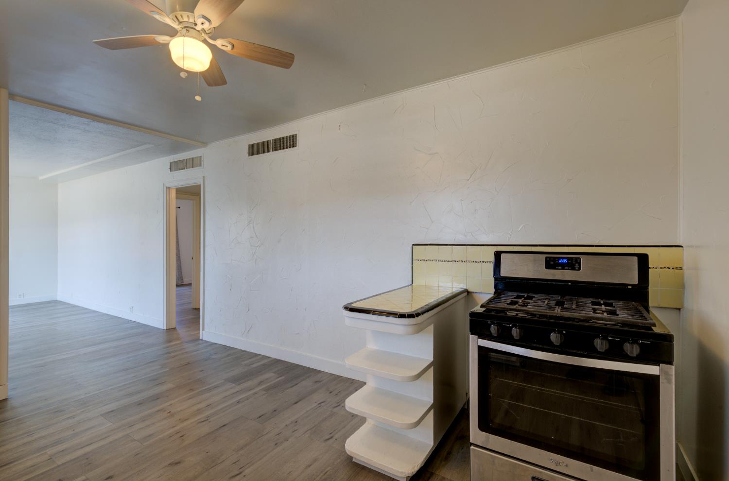 1204 W Yale Ave, Fresno, CA 93705