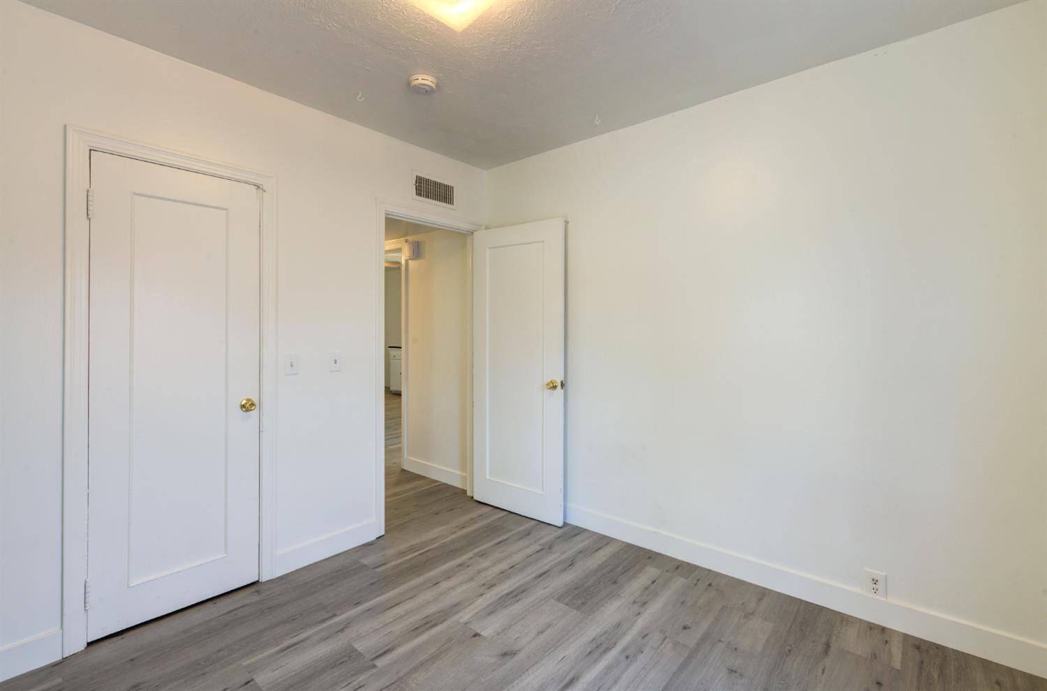 1204 W Yale Ave, Fresno, CA 93705