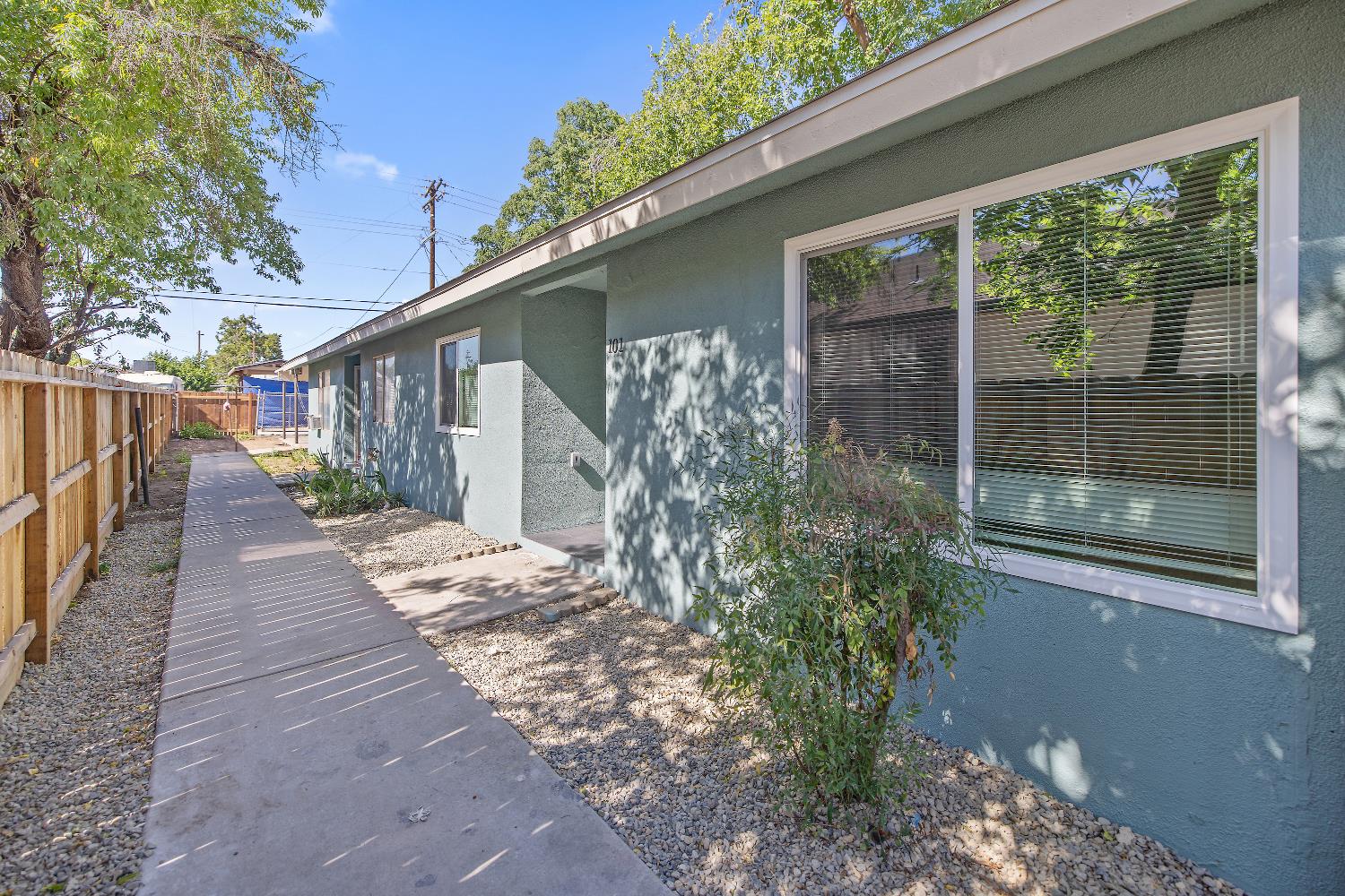 2251 E Clay Ave, Fresno, CA 93701