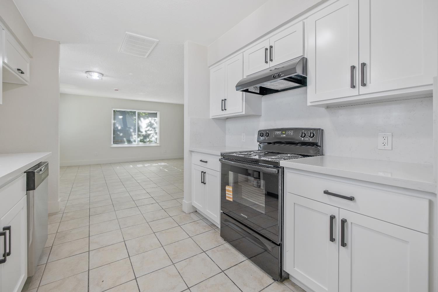 2251 E Clay Ave, Fresno, CA 93701