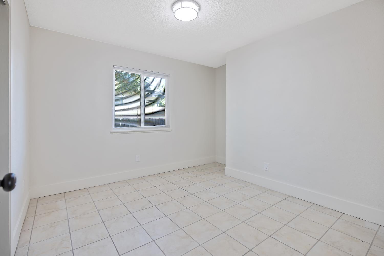 2251 E Clay Ave, Fresno, CA 93701