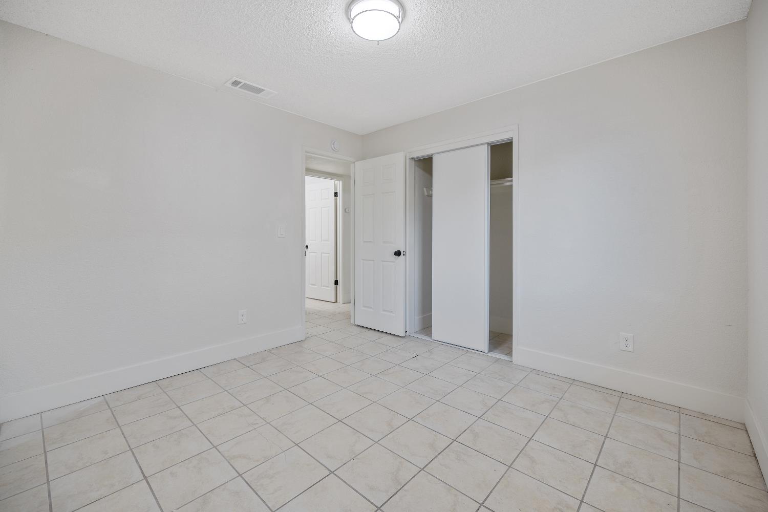 2251 E Clay Ave, Fresno, CA 93701