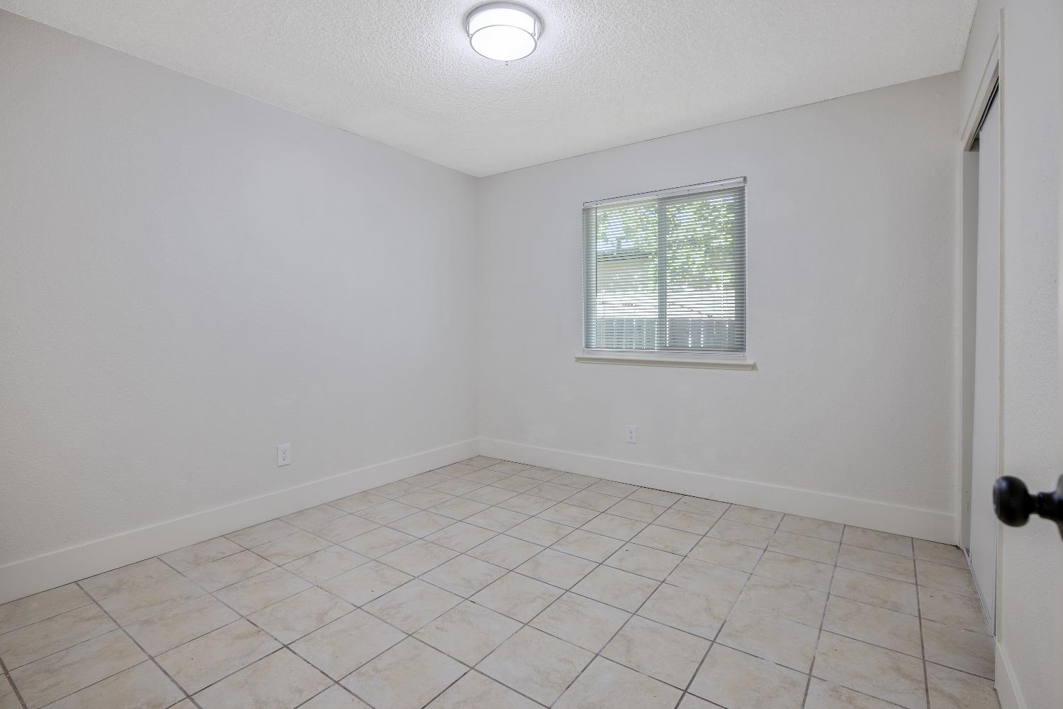 2251 E Clay Ave, Fresno, CA 93701