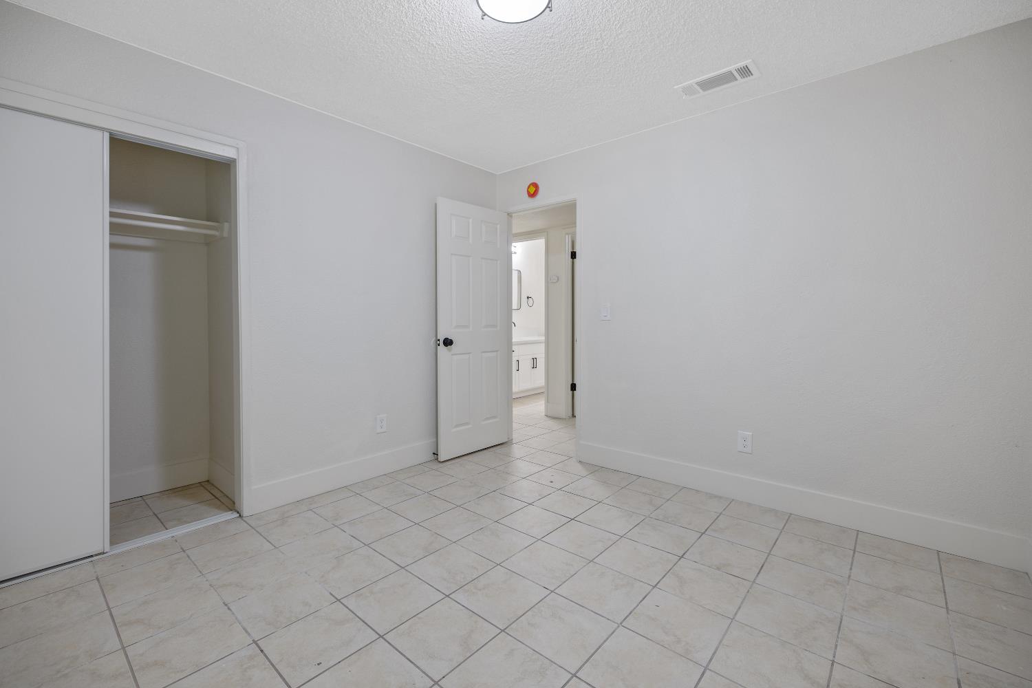 2251 E Clay Ave, Fresno, CA 93701