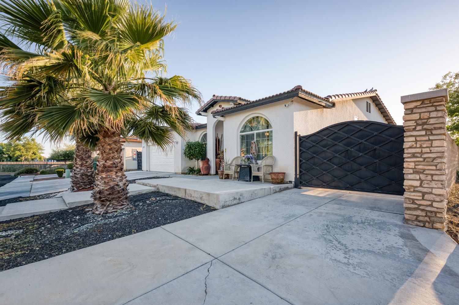 1208 Monterey Ave, Madera, CA 93637