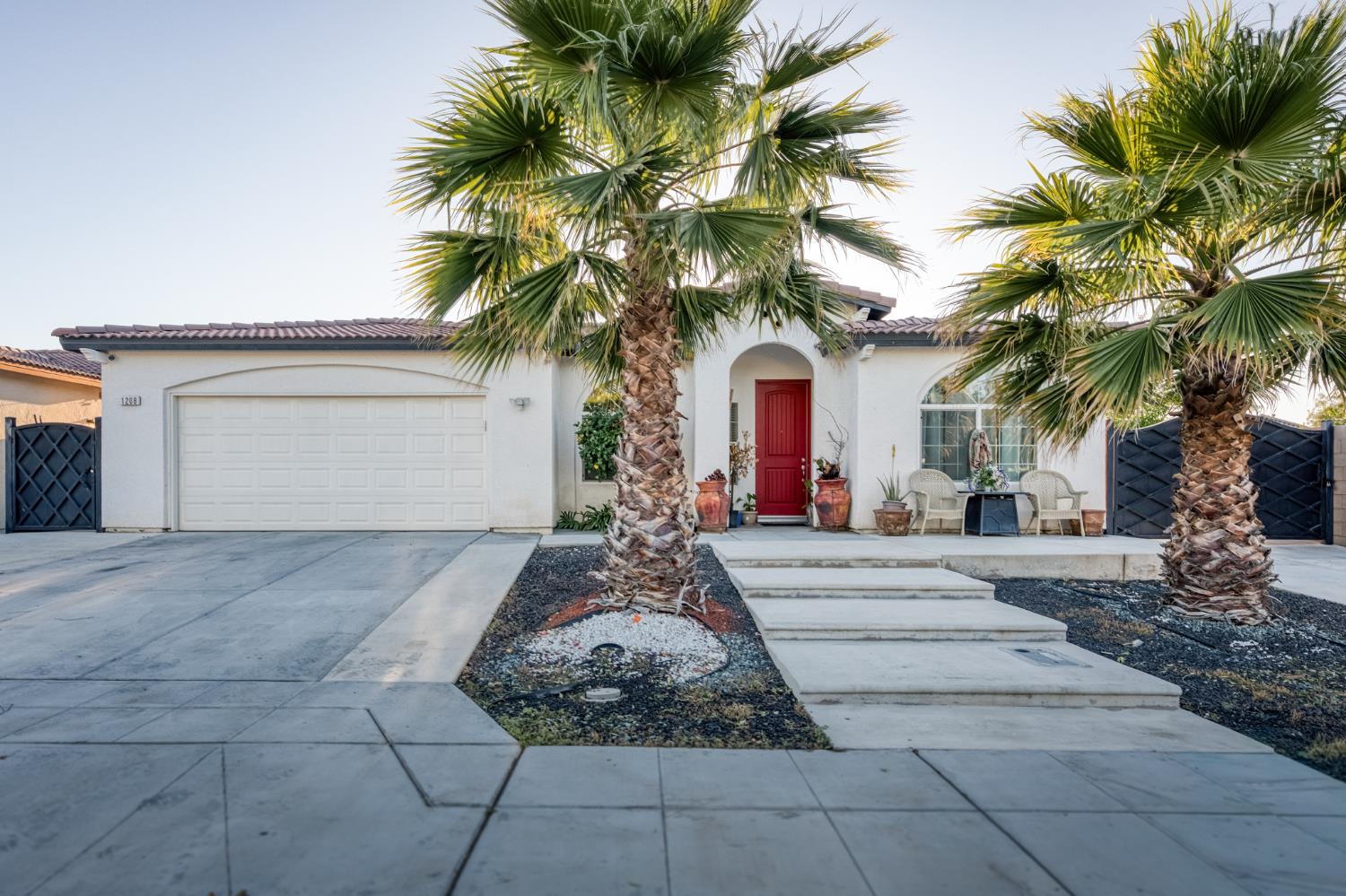 1208 Monterey Ave, Madera, CA 93637