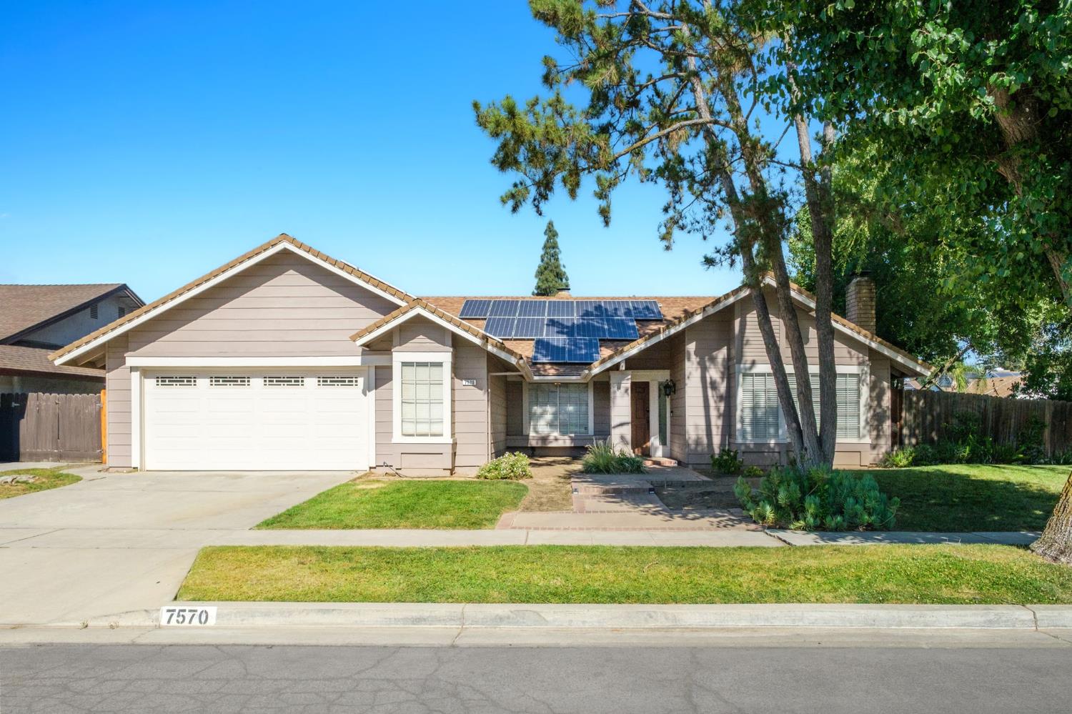 7570 N 6Th St, Fresno, CA 93720