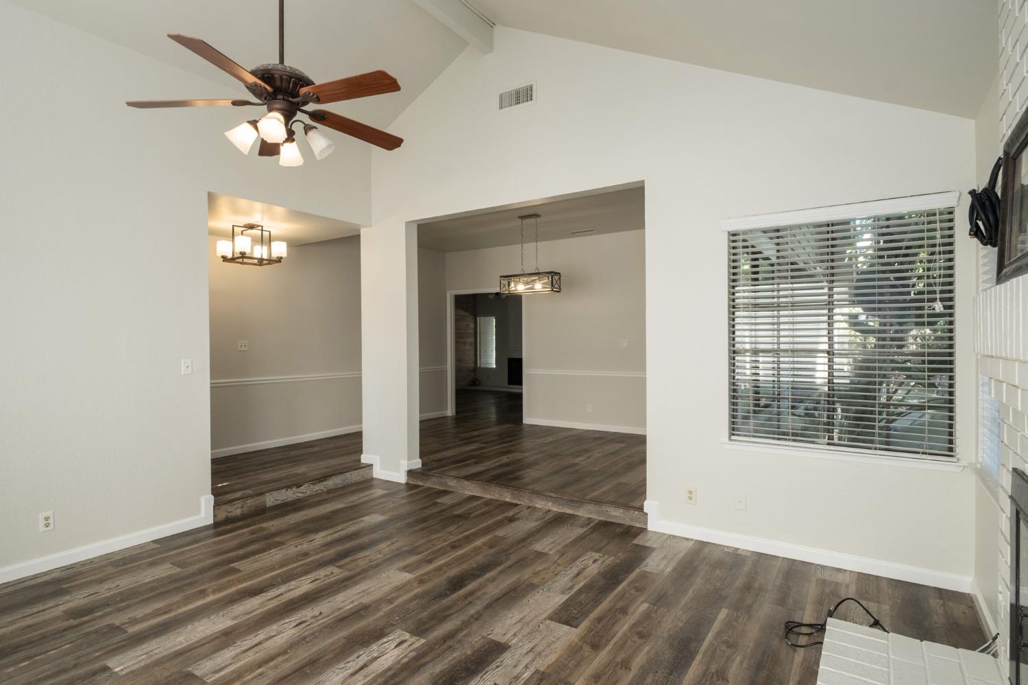 7570 N 6Th St, Fresno, CA 93720