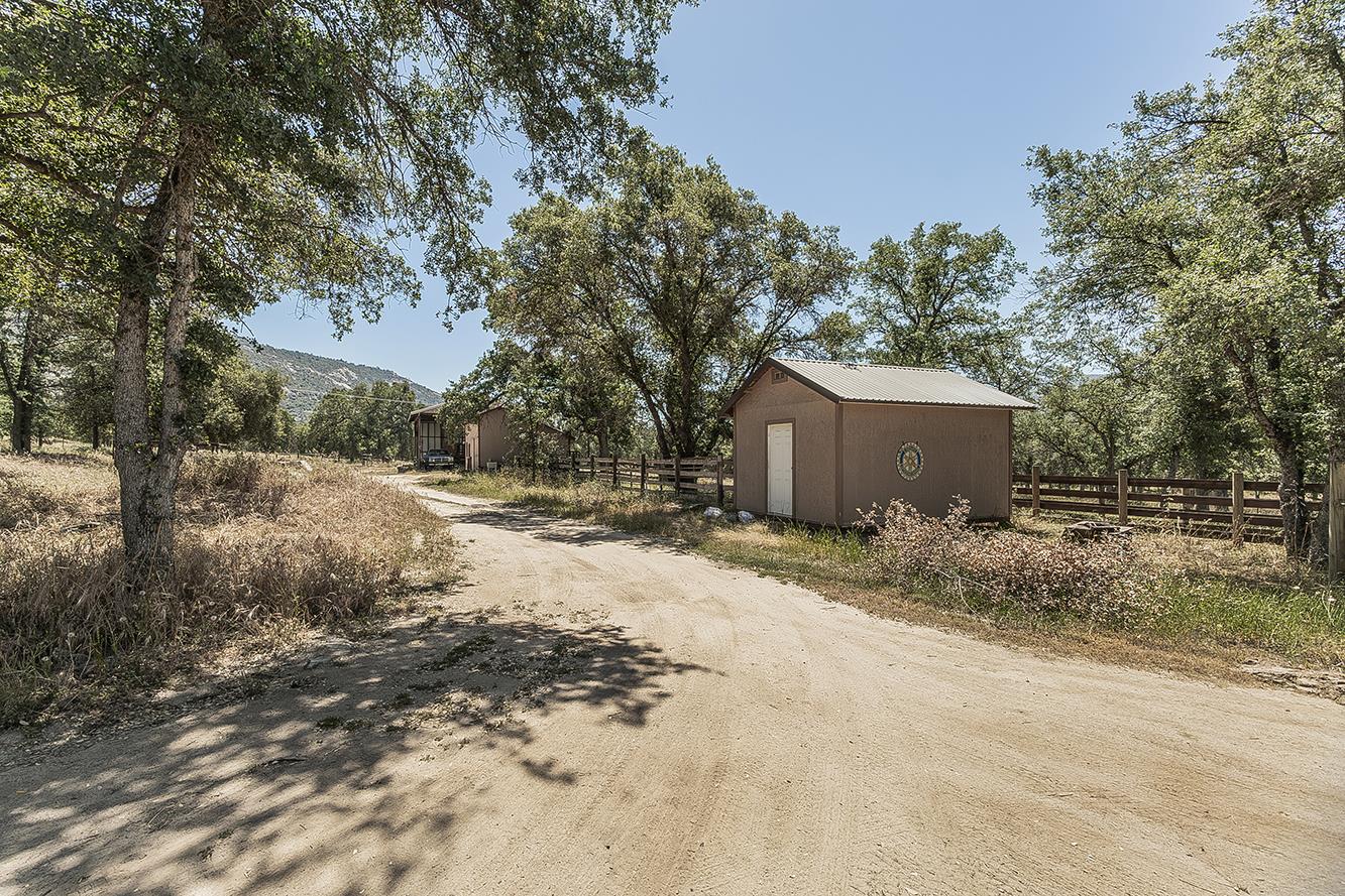 35477 Qualls Prather Rd, Auberry, CA 93602