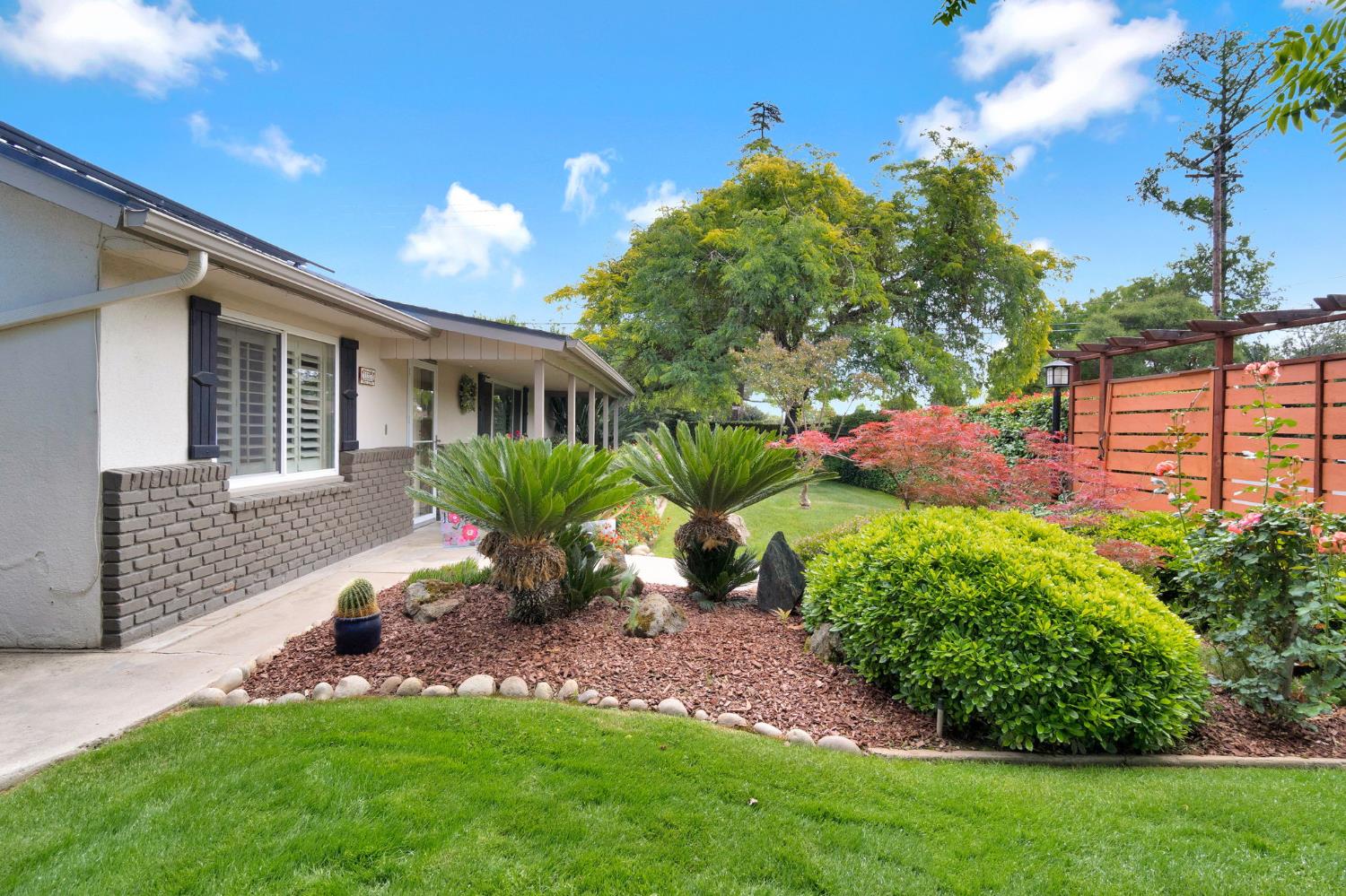 1337 E Rialto Ave, Fresno, CA 93704