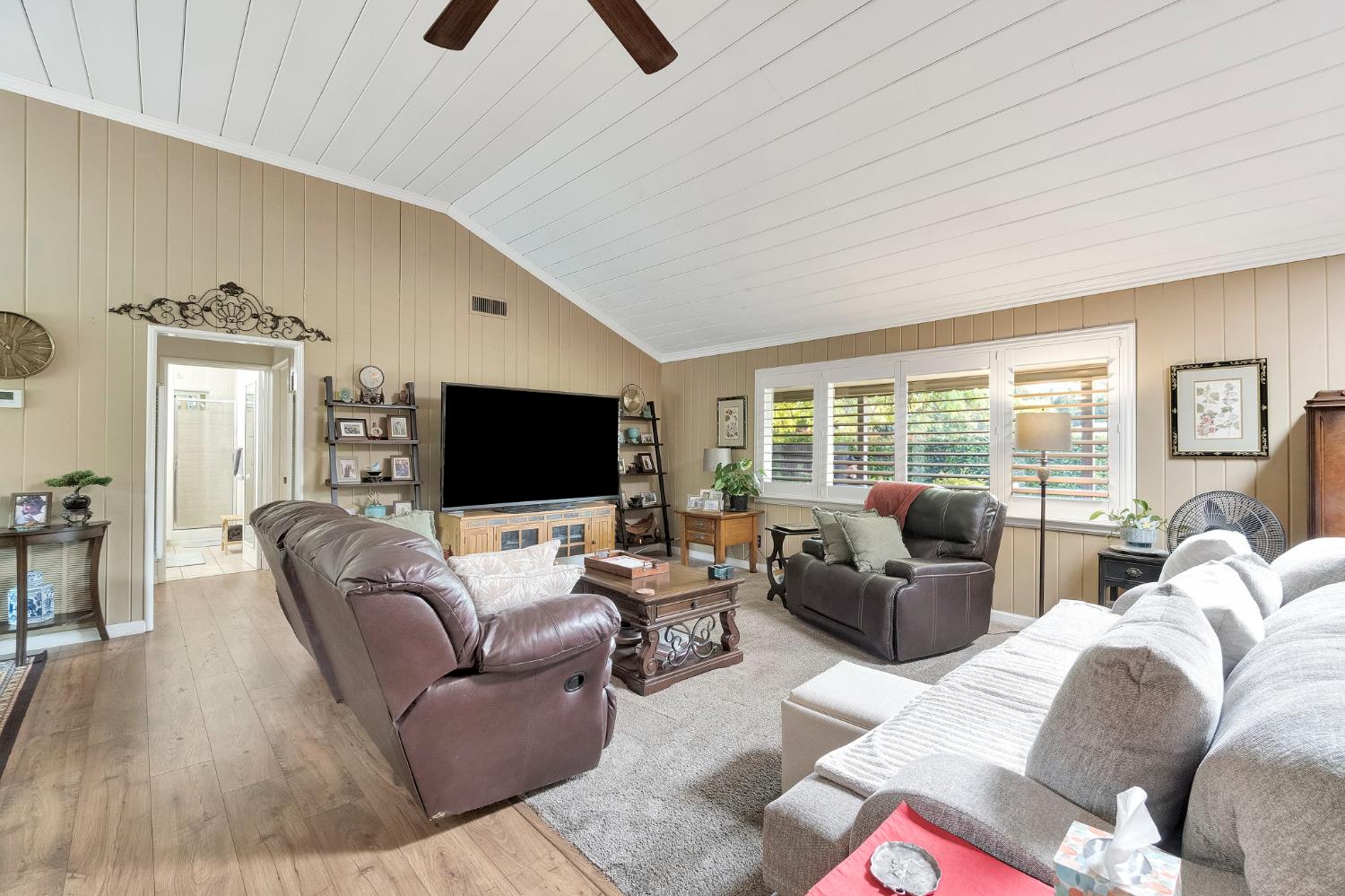 1337 E Rialto Ave, Fresno, CA 93704