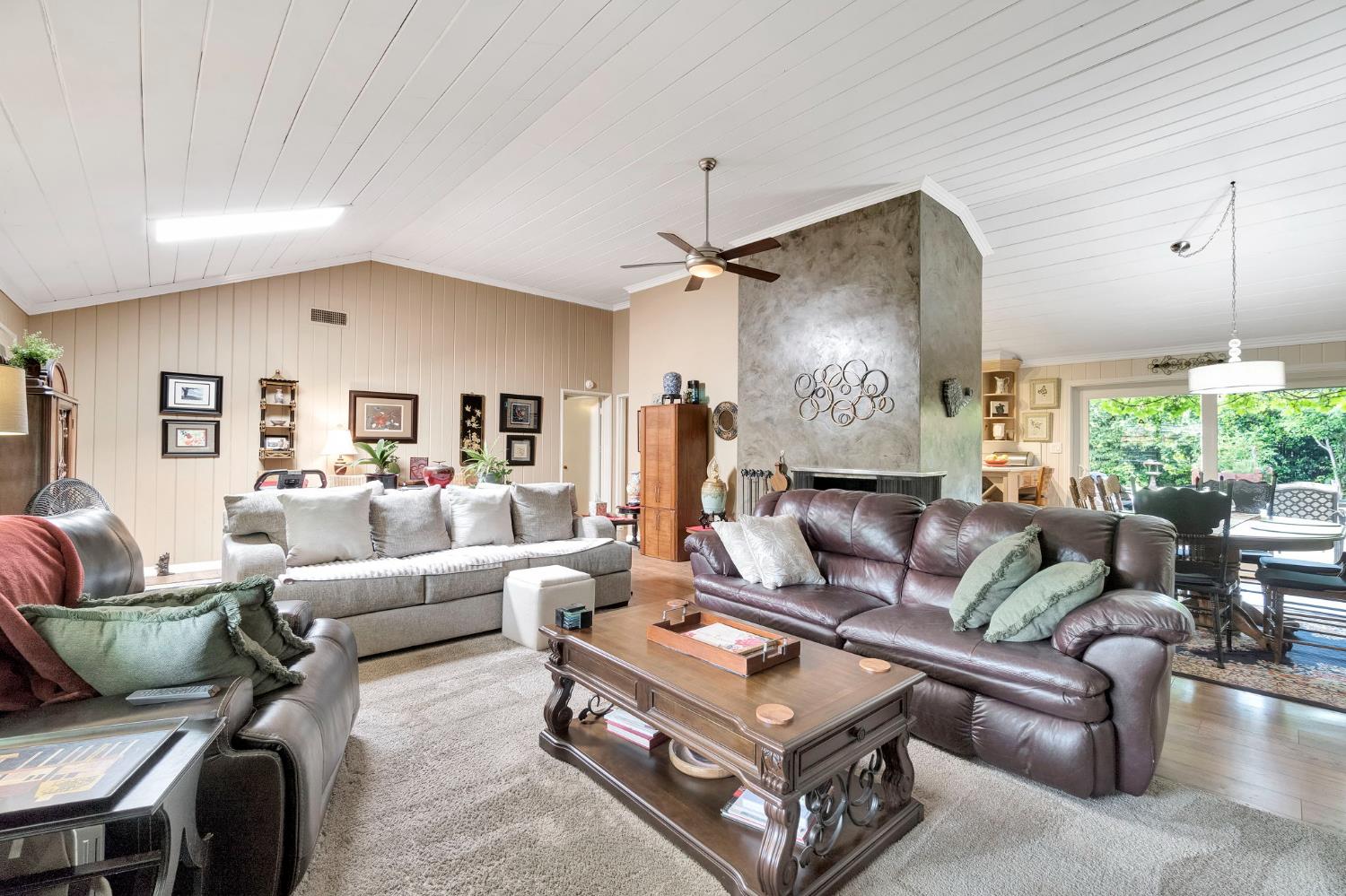 1337 E Rialto Ave, Fresno, CA 93704