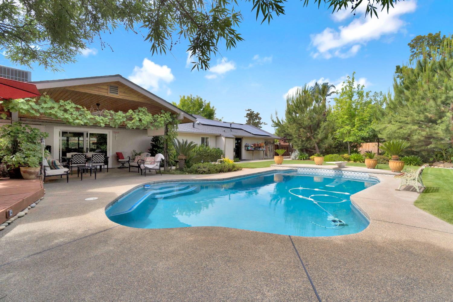 1337 E Rialto Ave, Fresno, CA 93704
