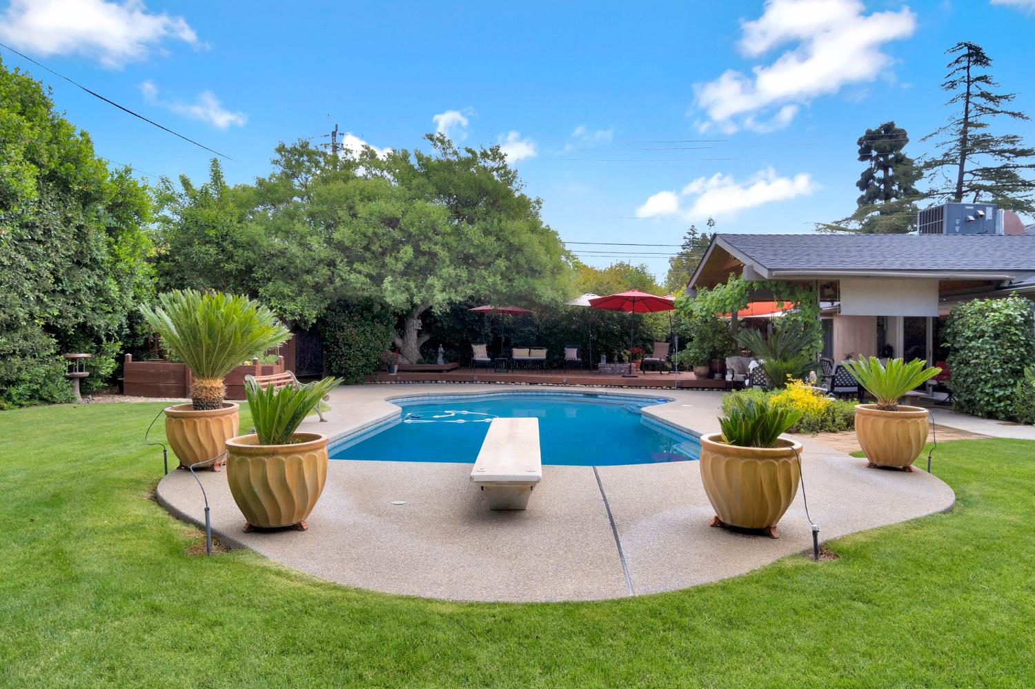 1337 E Rialto Ave, Fresno, CA 93704