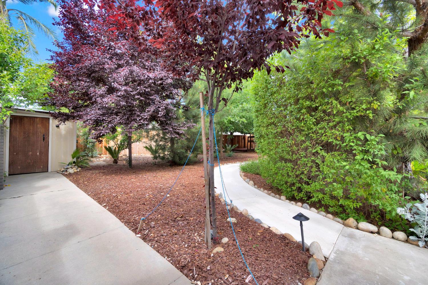 1337 E Rialto Ave, Fresno, CA 93704