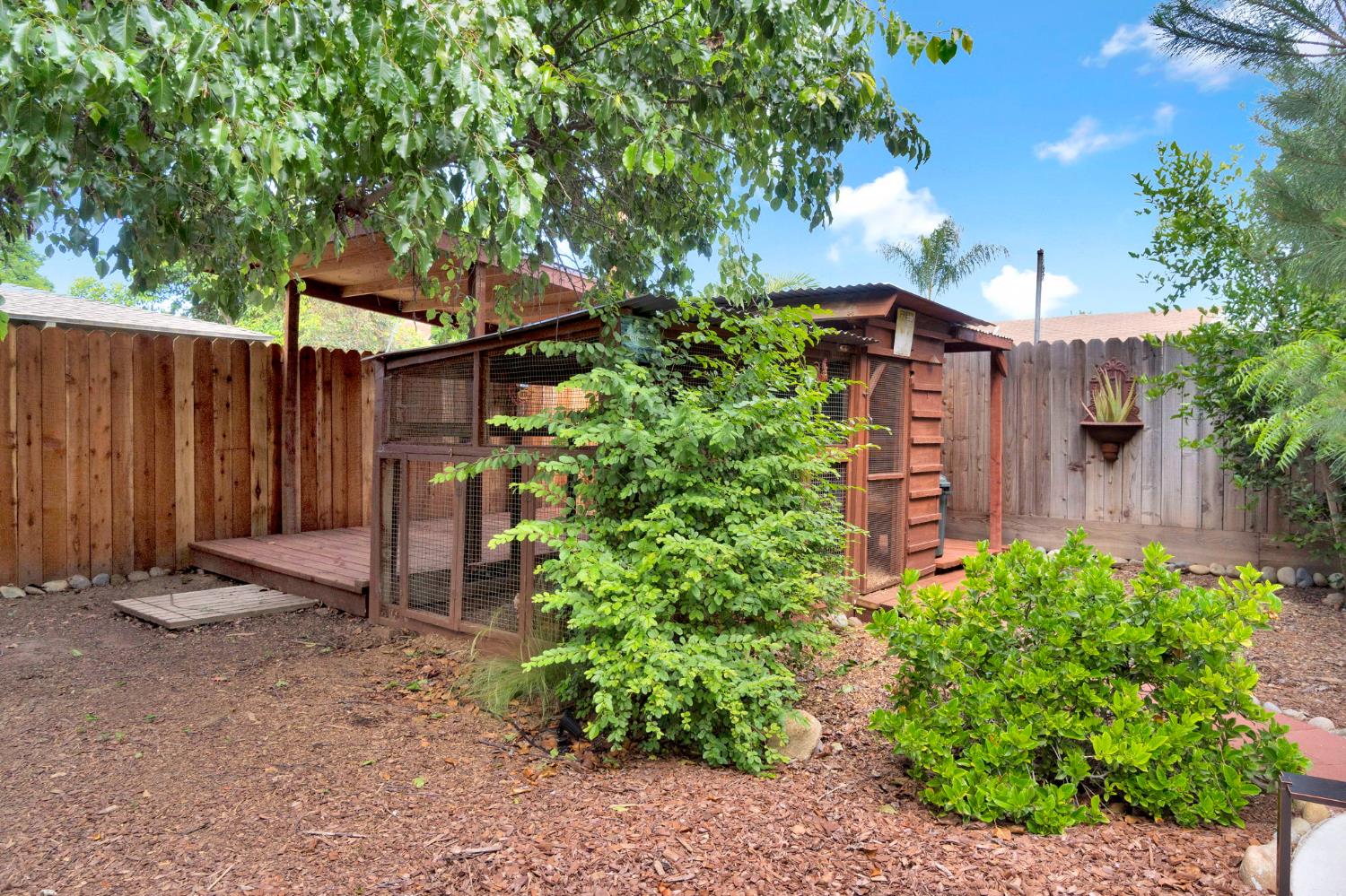 1337 E Rialto Ave, Fresno, CA 93704