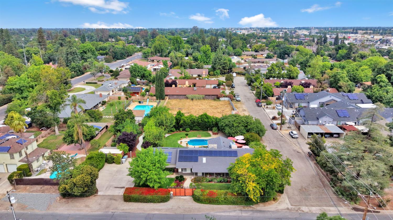 1337 E Rialto Ave, Fresno, CA 93704