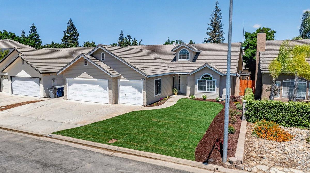 2228 E Yeargin Dr, Fresno, CA 93720