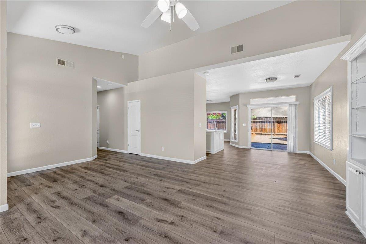 2228 E Yeargin Dr, Fresno, CA 93720