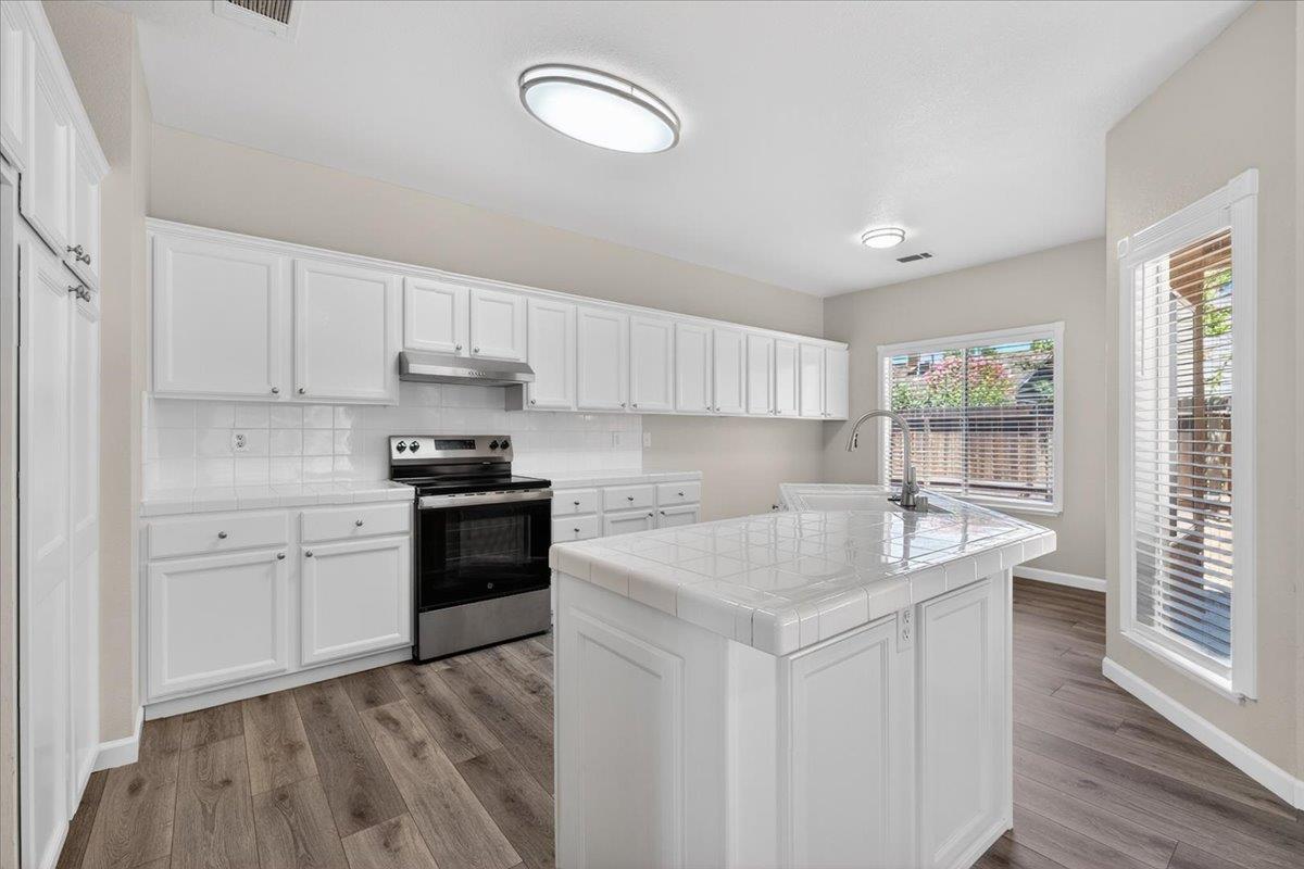 2228 E Yeargin Dr, Fresno, CA 93720