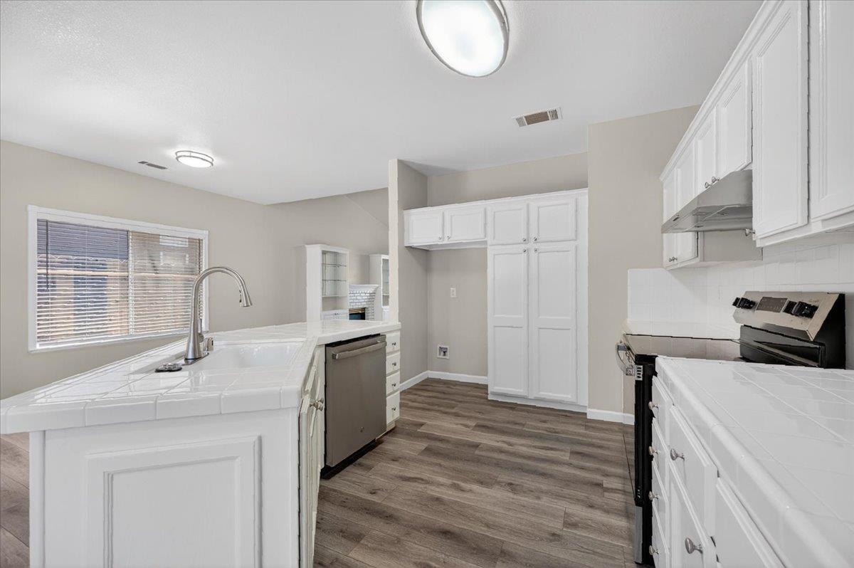 2228 E Yeargin Dr, Fresno, CA 93720