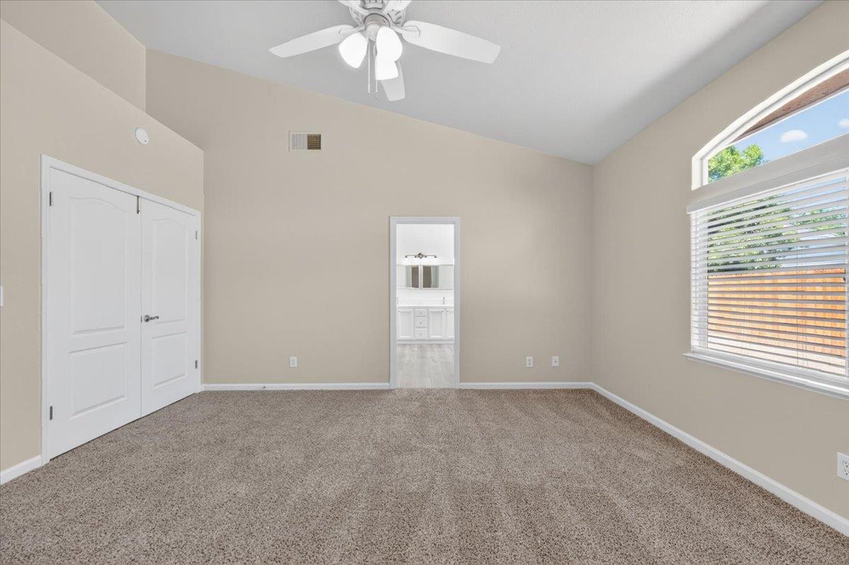 2228 E Yeargin Dr, Fresno, CA 93720