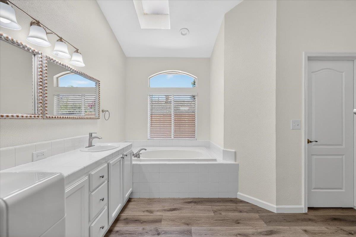 2228 E Yeargin Dr, Fresno, CA 93720