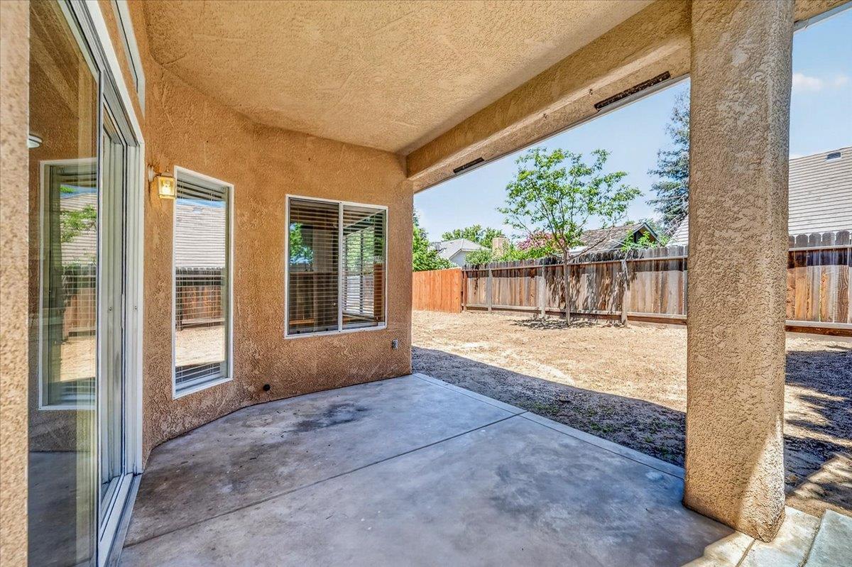 2228 E Yeargin Dr, Fresno, CA 93720