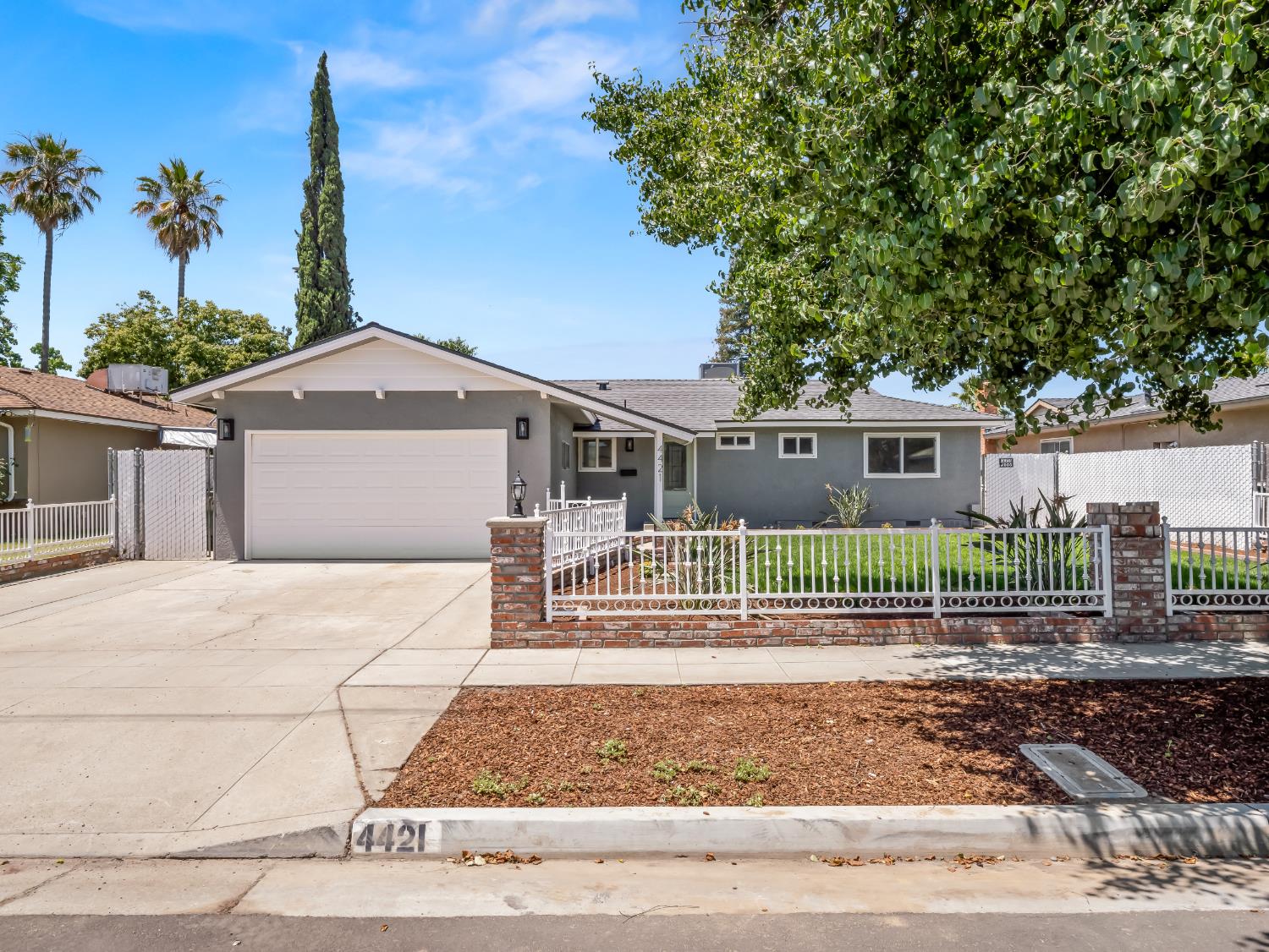 4421 N Maple Ave, Fresno, CA 93726