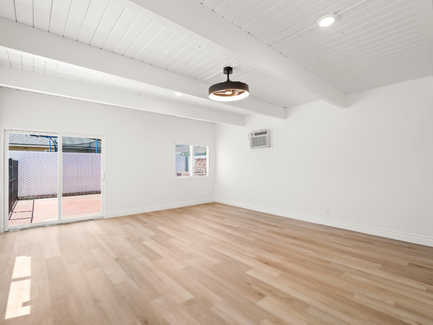4421 N Maple Ave, Fresno, CA 93726