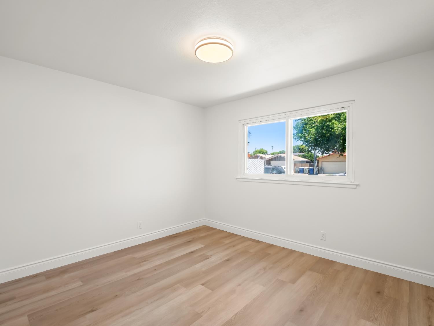 4421 N Maple Ave, Fresno, CA 93726