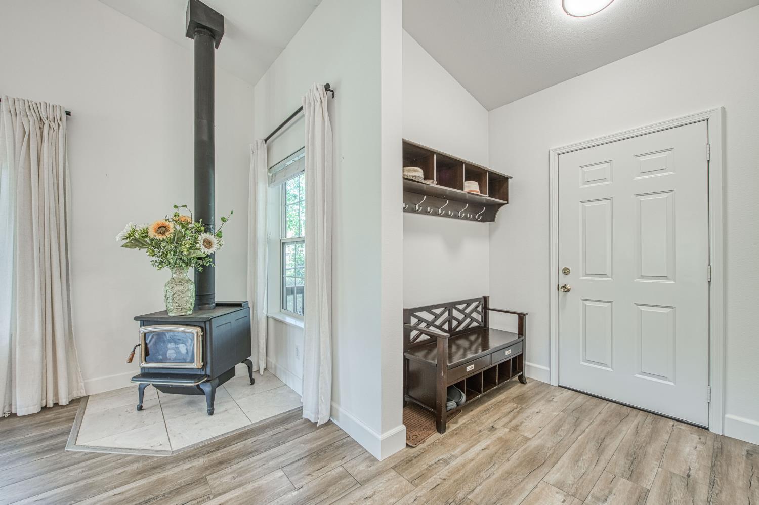 34154 Shaver Springs Rd, Auberry, CA 93602