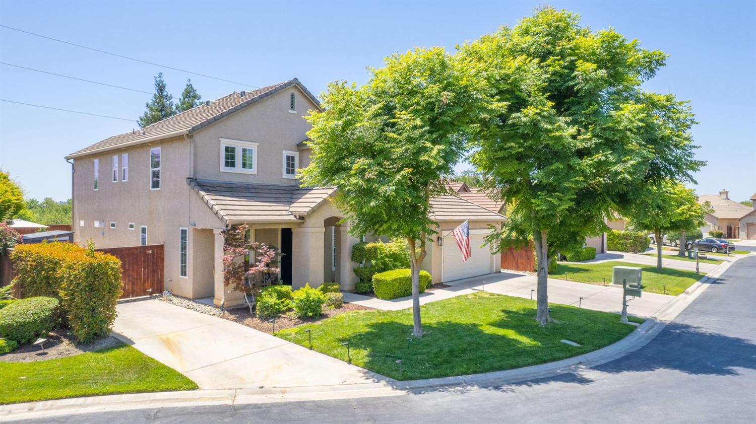 11079 E Mitchell Peak Way, Clovis, CA 93619