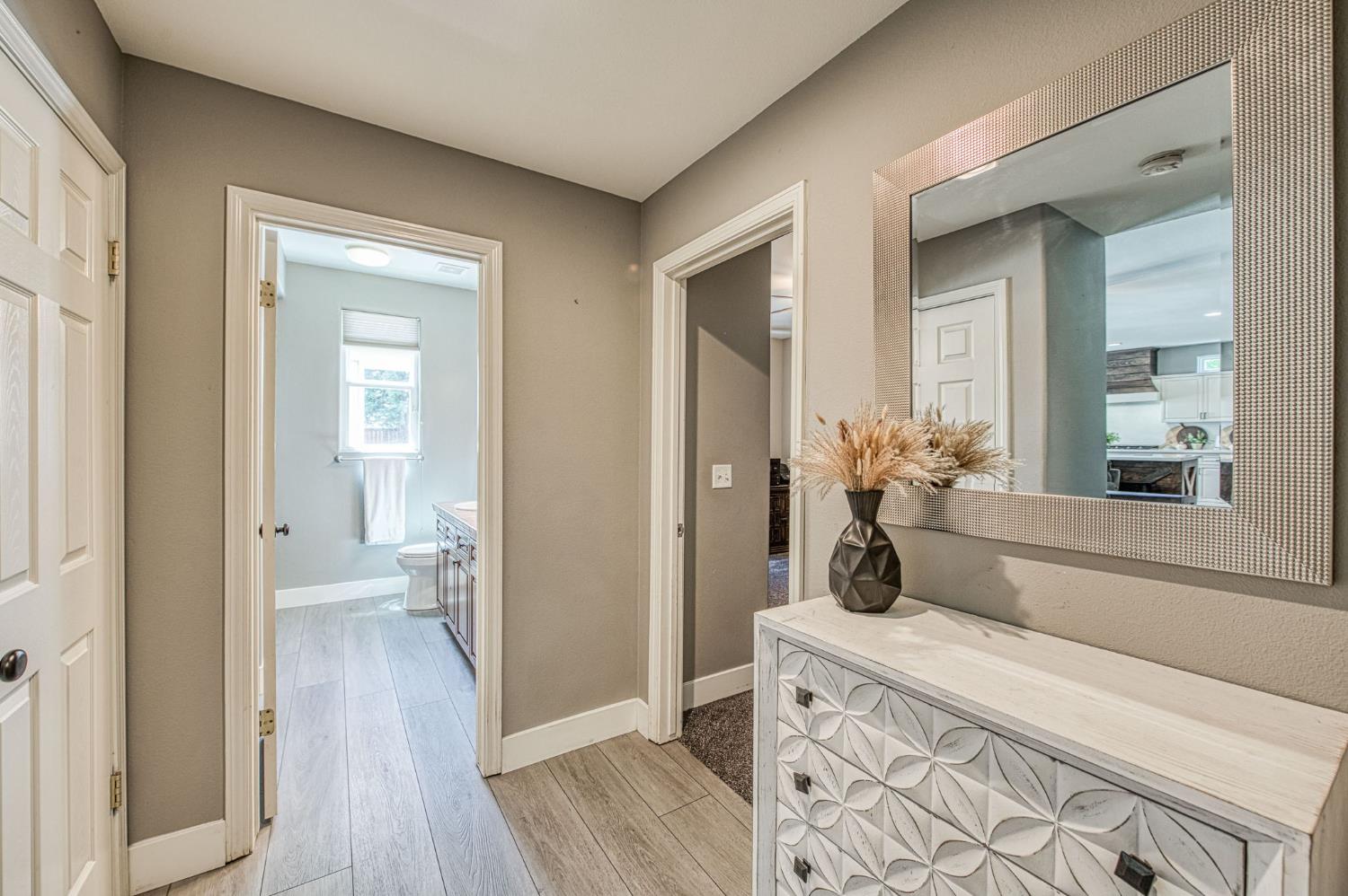 11079 E Mitchell Peak Way, Clovis, CA 93619