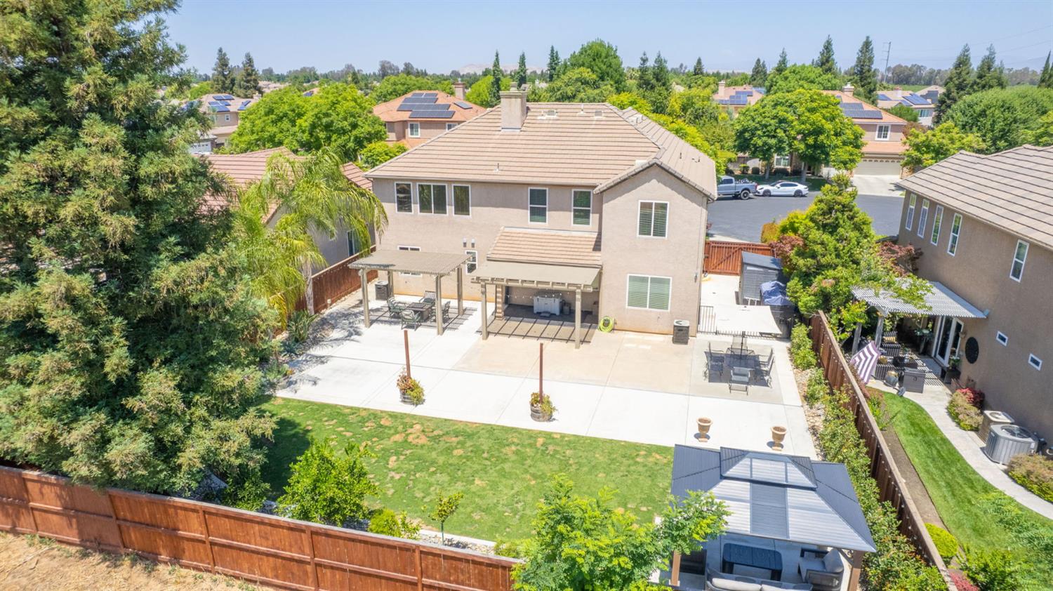 11079 E Mitchell Peak Way, Clovis, CA 93619